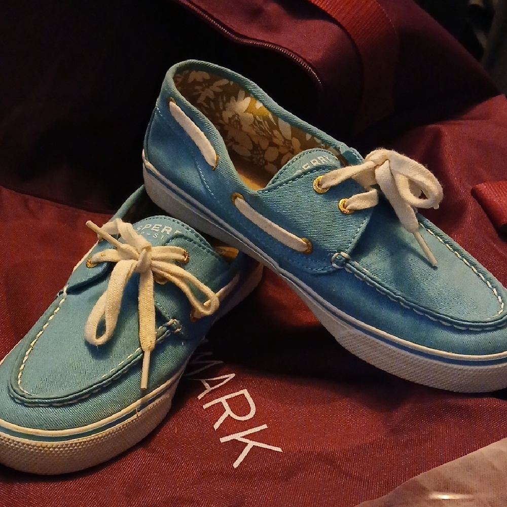 Sperry Womans Teal and White Boat Shoes 8.5